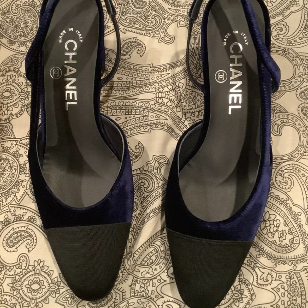 NIB Chanel Velvet Slingback Heels